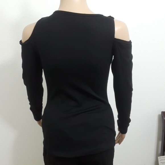 Charming black crisscross plunge neck full sleeve - Picture 2 of 3